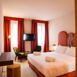 Camera standard con letto king size